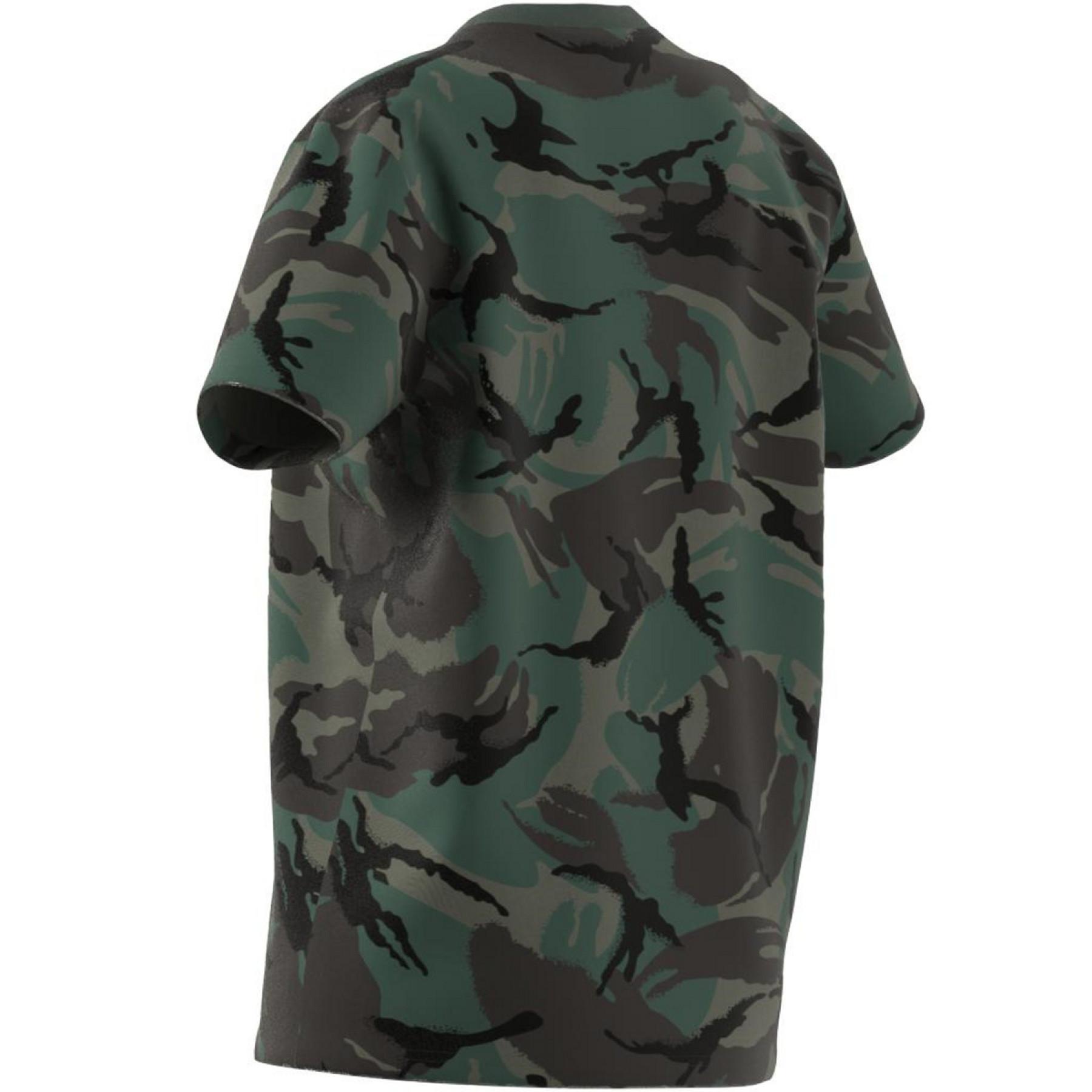 Maglietta da donna adidas Essentials Boyfriend Camouflage